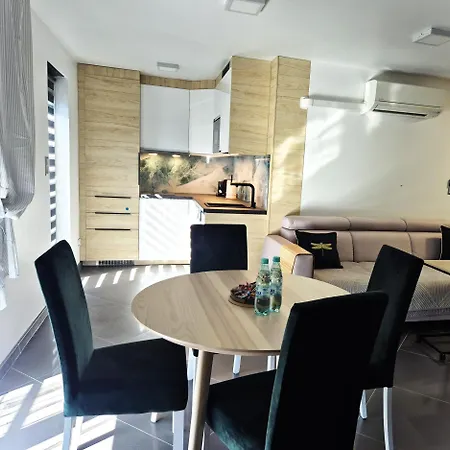 Nowoczesny Piwna 17a, Srodmiescie, Klimatyzacja, Balkon Апартаменты Гливице