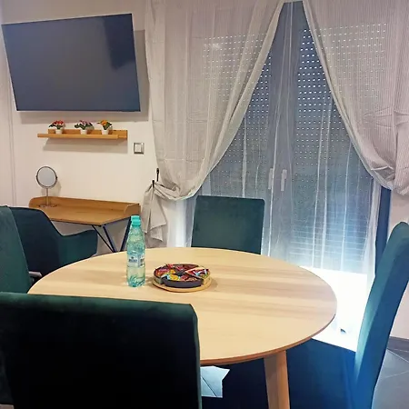 Nowoczesny Piwna 17a, Srodmiescie, Klimatyzacja, Balkon Апартаменты Гливице